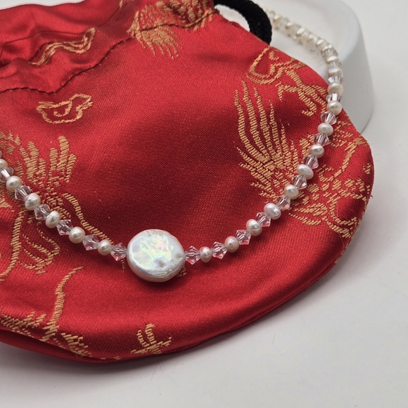 Pearl Crystal Delicate Necklace Toggle clasp - Picture 3 of 9